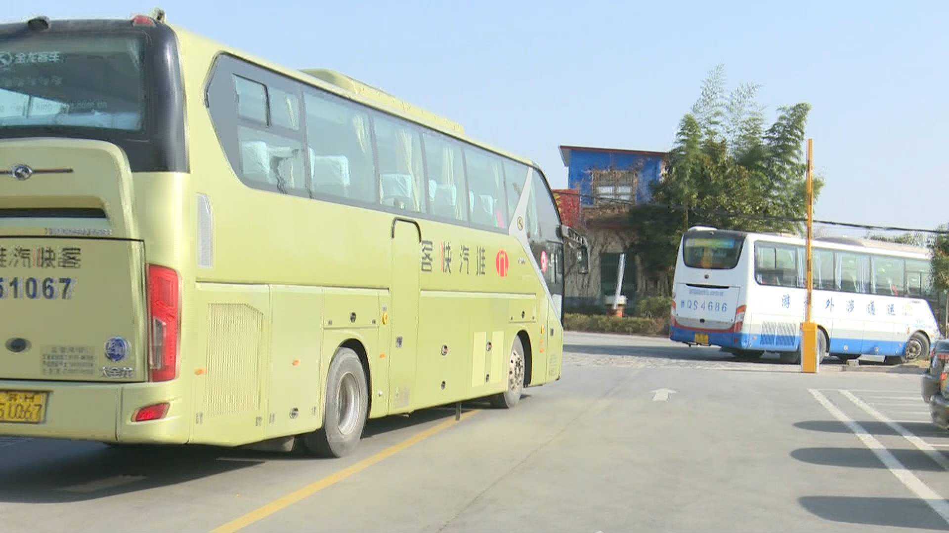 急救专家揭秘-鼻出血时仰头止血最危险!90%的人都在犯的致命错误 急救专家揭秘-鼻出血时仰头止血最危险!90%的人都在犯的致命错误