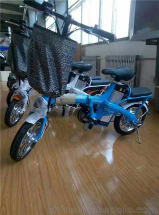 谁说红配绿不好看?重点是色要正! 谁说红配绿不好看?重点是色要正!