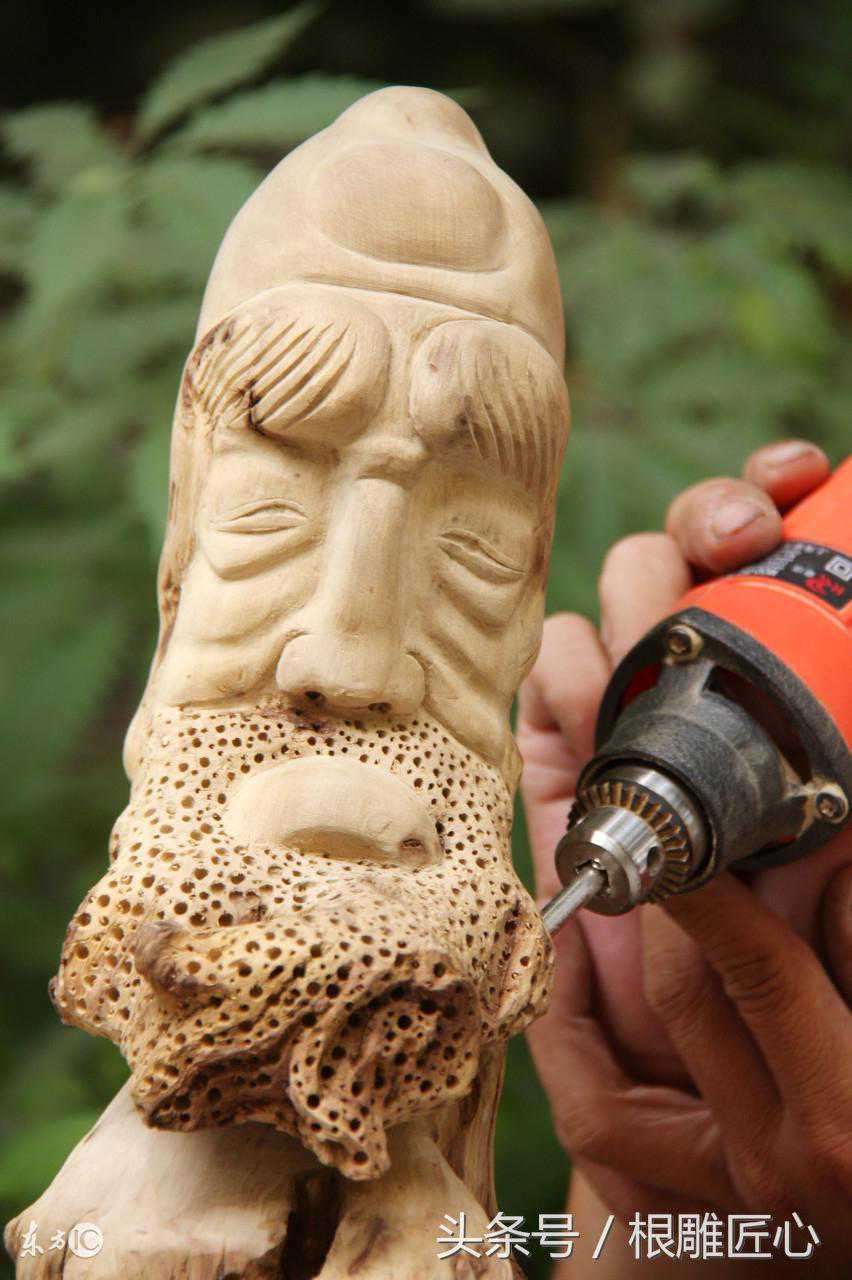 61岁钱小豪瘦到头大身子小，身材干瘦枯黄，多病缠身两腮挂不住肉