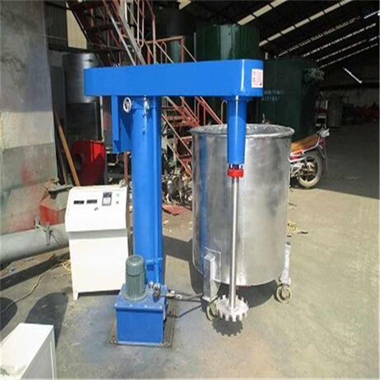 解析：年柱干支比肩，肋力事业运势之发展。